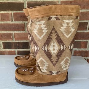 Manitobah Mukluks wool suede boots